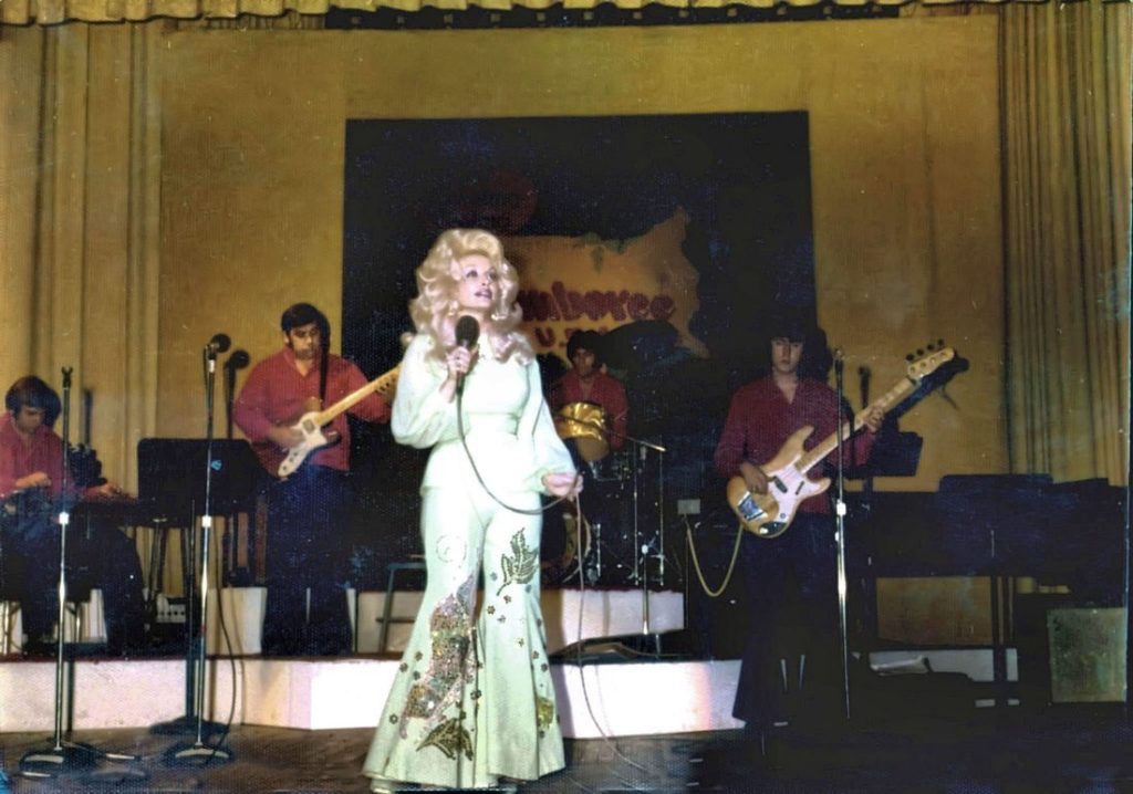 Dolly Parton, Whose Music Touched Generations, Dies at 80